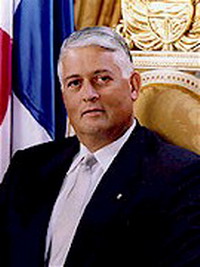 Политика Панамы. Эрнесто Перес Бальядарес – родившийся в Панаме и правивший Панамой