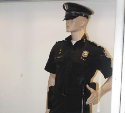 Новая форма панамских полицейских будет синей