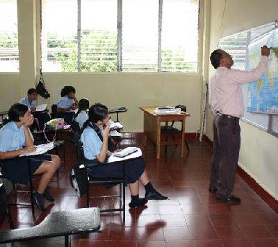 В Панаме бывшие ученики угрожают учителям расправой