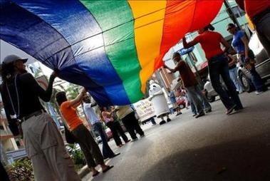Геи и лесбиянки Панамы хотят служить в полиции