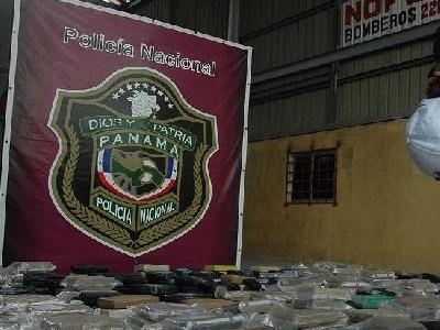 Полиция Панамы конфисковала 505 кг кокаина