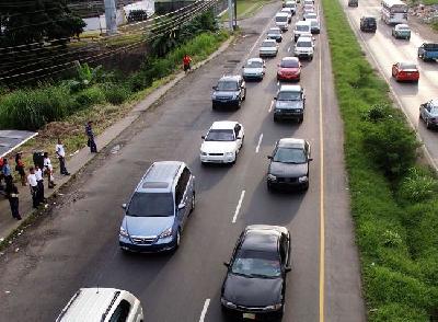 Рост количества автомобилей парализует движение в столице Панамы