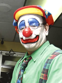 Клоун отсудит 5 миллионов у государства.