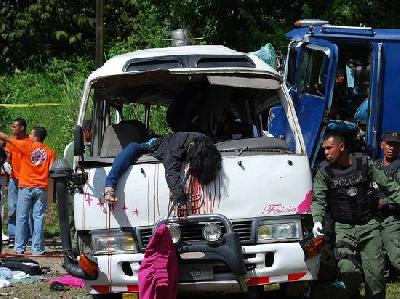 В Панаме 14 человек погибли при столкновении грузовика и автобуса