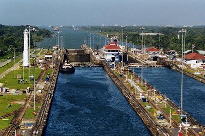 Грузопоток в Панамском канале уменьшился за 2009 финансовый год