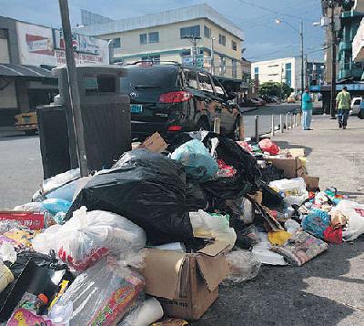 Из-за дождей в Панаме не собрано 400 т мусора
