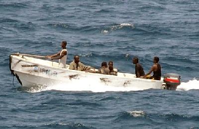 Пираты не смогли высадиться на панамский теплоход из-за колючей проволоки на палубе