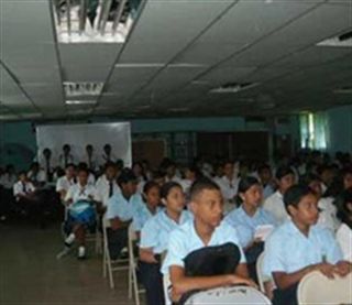 Панамских школьников заставят заговорить по-английски