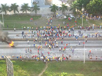 Бастующие строители устроили беспорядки в Панаме